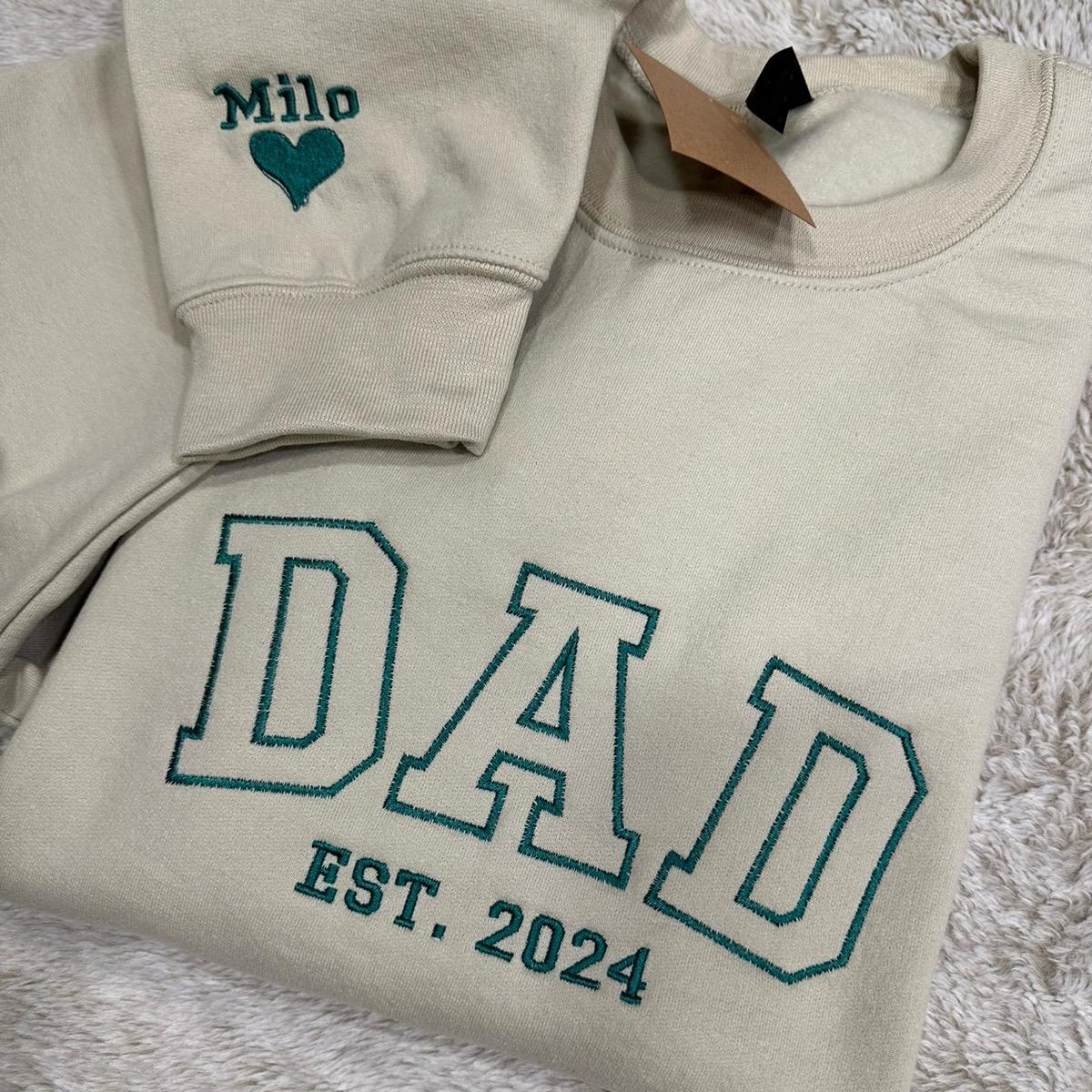 Personalized DAD Embroidered Sweatshirt Crewneck with Est Year, Heart and Name on Sleeve - Perfect Father Daddy Gift