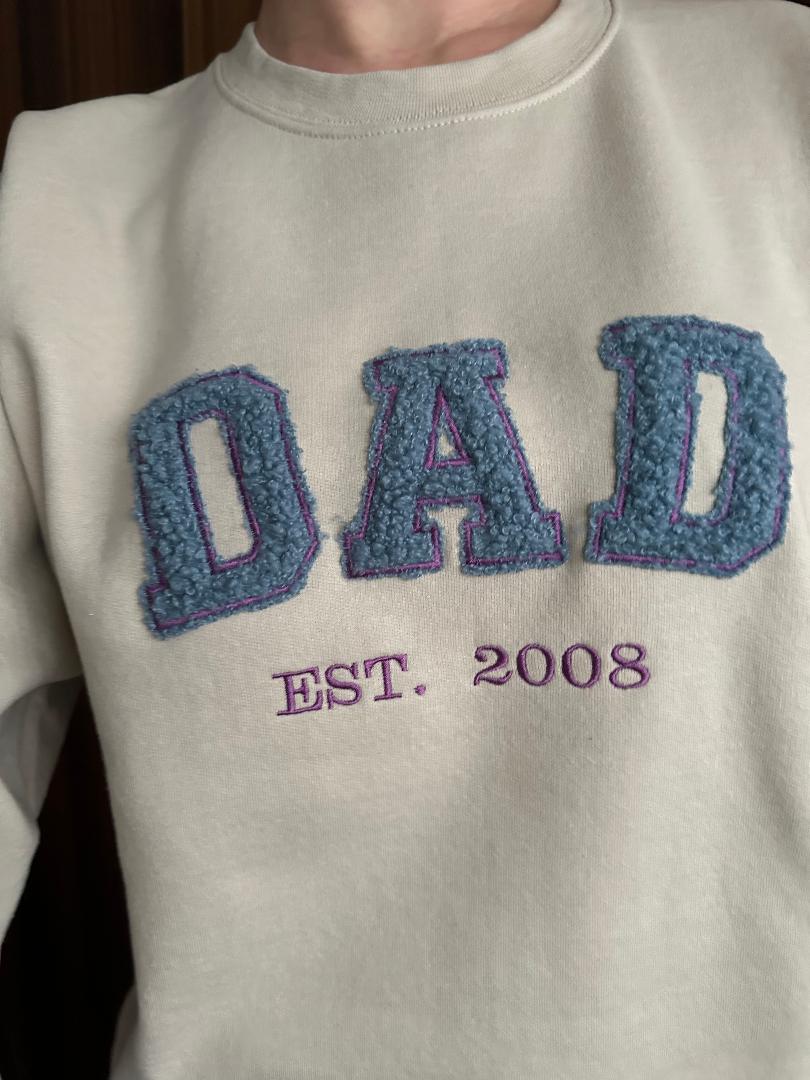 Personalized Mum and Dad Matching Custom Embroidered Sweatshirt Crewneck with Est.Year, Teddy Applique Birthday gift Mother Day, Father Day