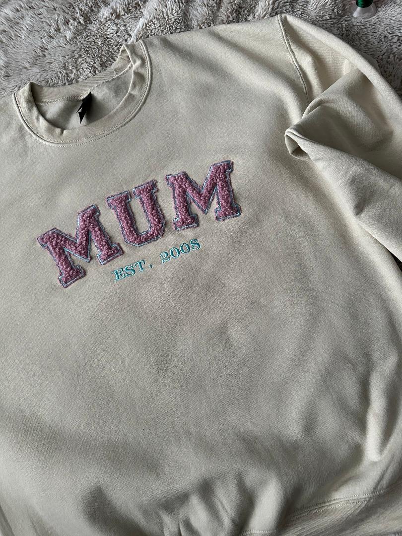 Personalized Mum and Dad Matching Custom Embroidered Sweatshirt Crewneck with Est.Year, Teddy Applique Birthday gift Mother Day, Father Day