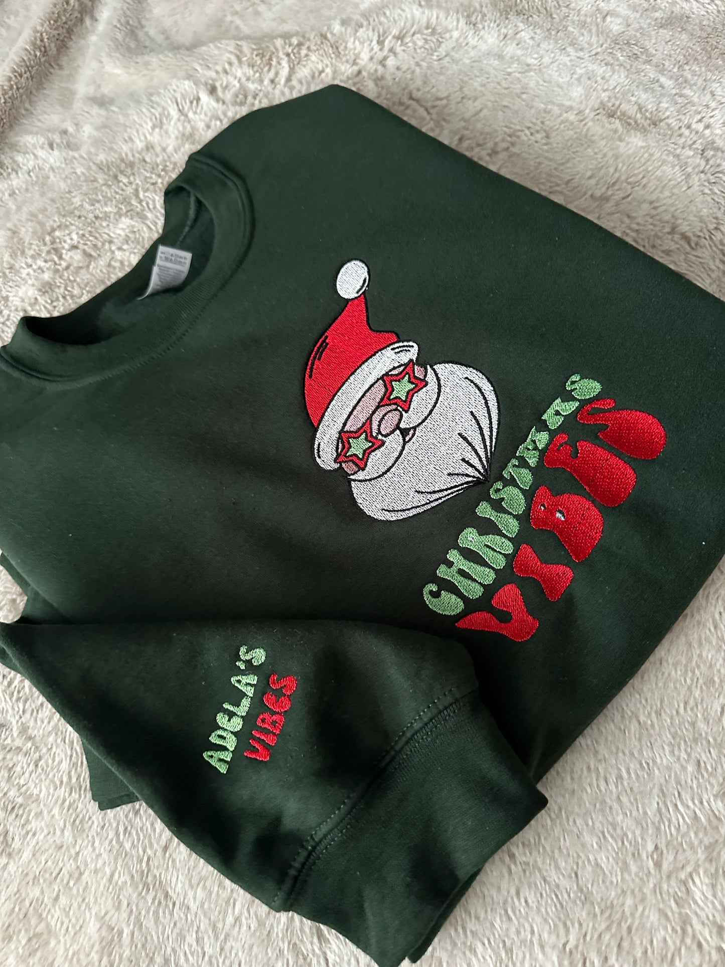 Embroidered Christmas crewneck sweatshirt ''Christmas Vibes '' with personalised sleeve