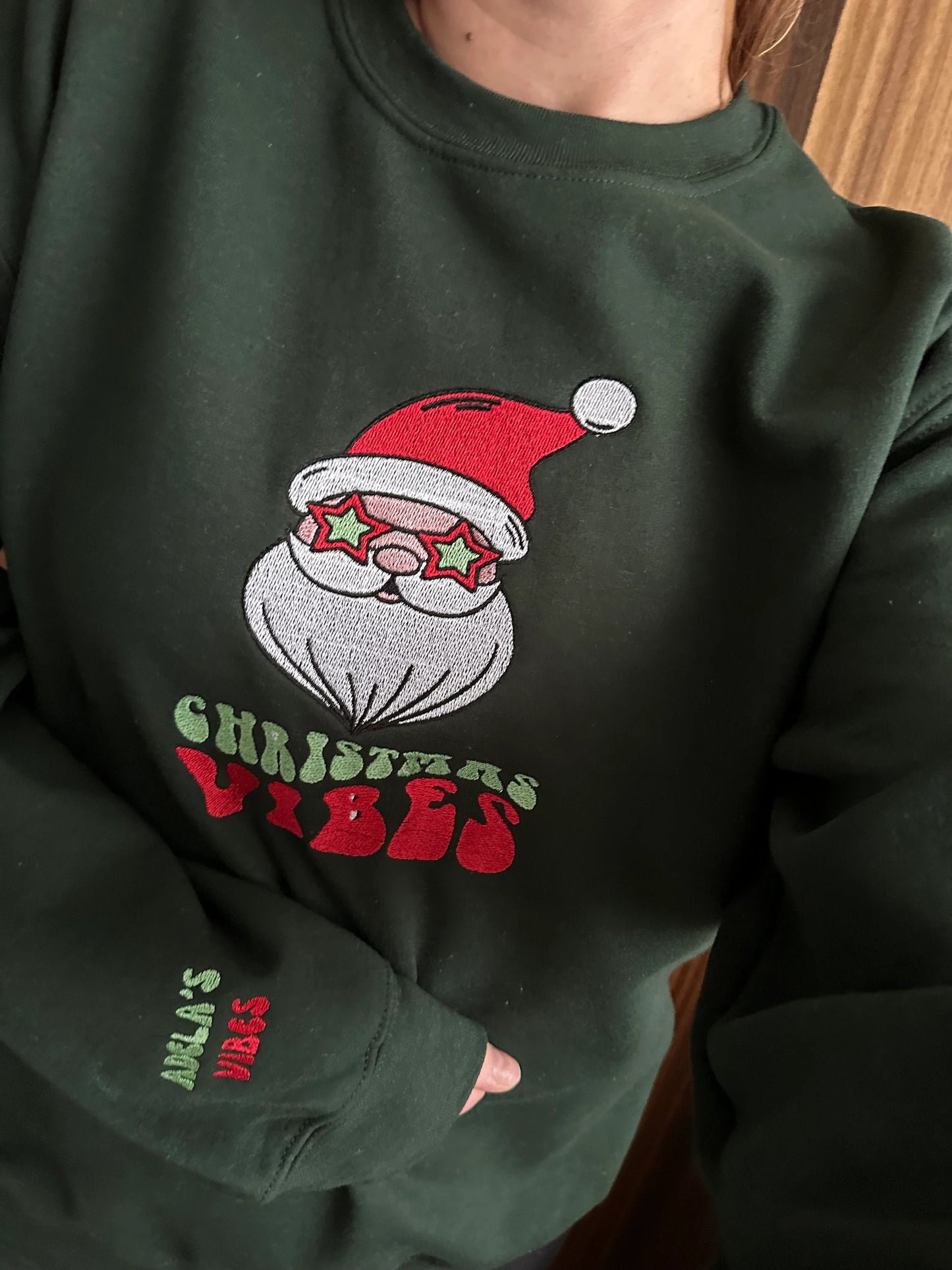 Embroidered Christmas crewneck sweatshirt ''Christmas Vibes '' with personalised sleeve